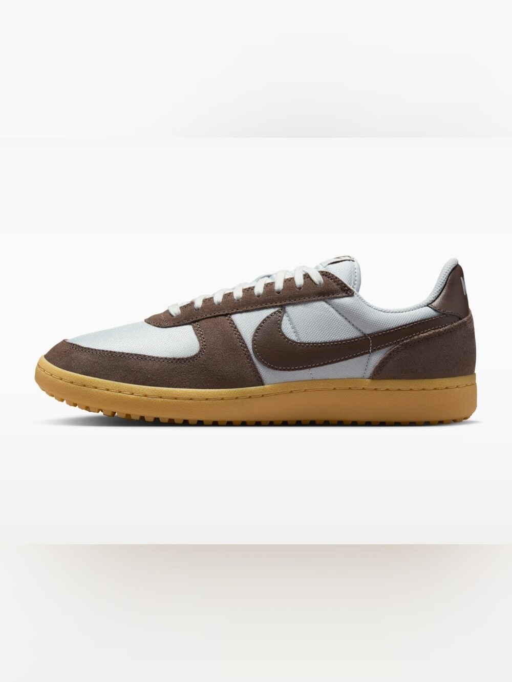 Nike Field General Mens Size 10 Football Inspired Vintage Design